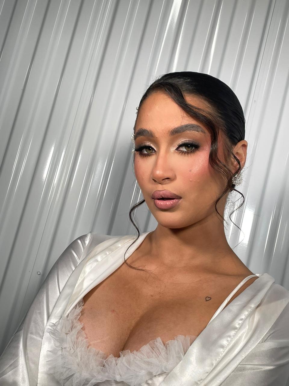 PRO EXPRESS: NOVIA GLAM ULTRA BLINDADA